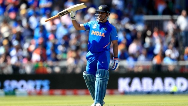 MS Dhoni greeting the crowd