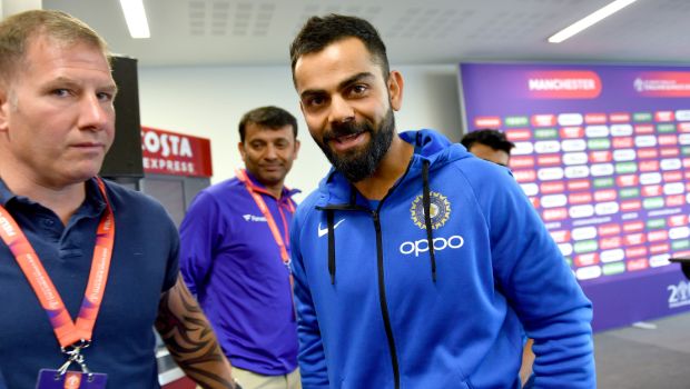 Brad Hogg picks Virat Kohli over AB de Villiers as a better batsman