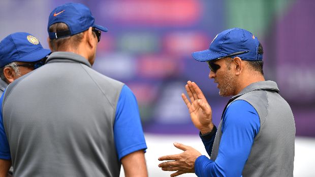 MS Dhoni always gives guidance to all youngsters: Bhuvneshwar Kumar